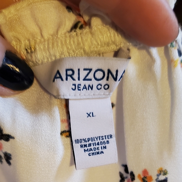 Beautiful XL Off the Shoulder Top, 3/4 sleeve, NWTs,Arizona Jean - Picture 8 of 8